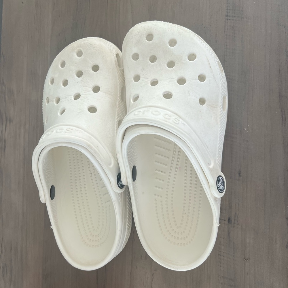 Crocs white